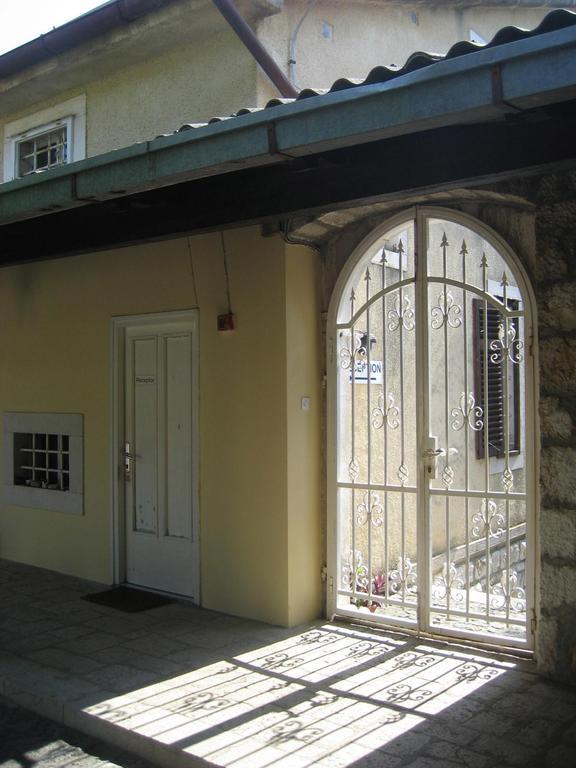 Adria Beach Guest House Novi Vinodolski Ngoại thất bức ảnh