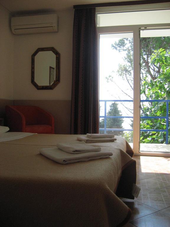 Adria Beach Guest House Novi Vinodolski Phòng bức ảnh